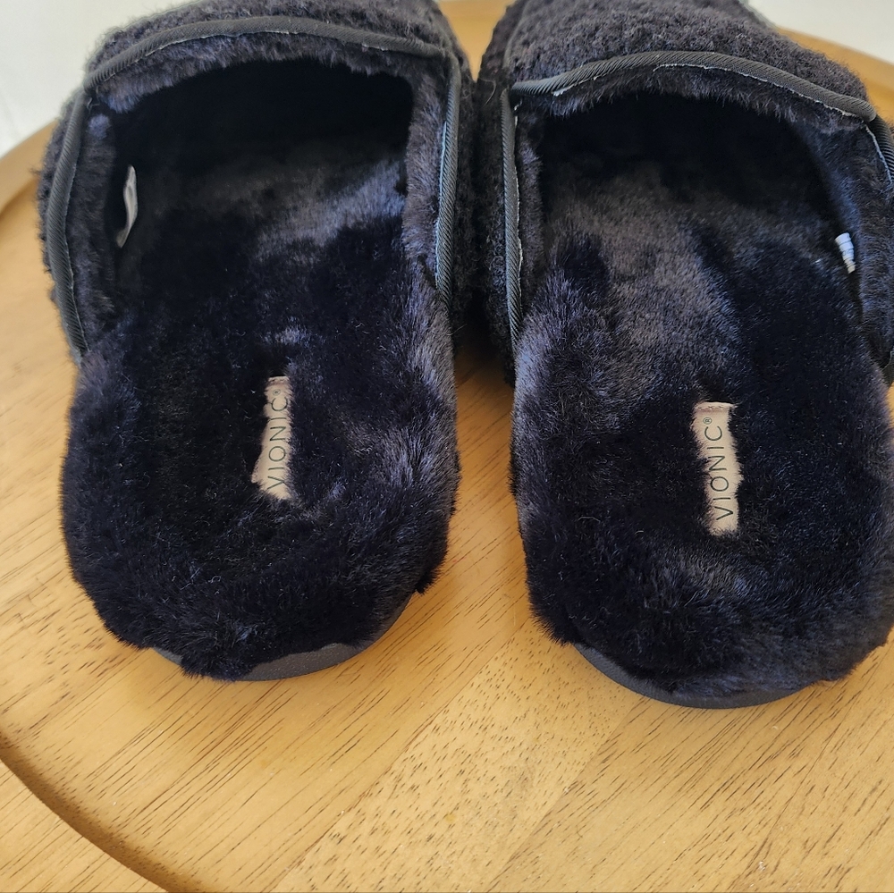 Vionic Black Cozy Sherpa Mule Slippers - Picture 6 of 9
